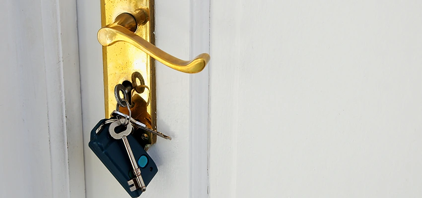 Broken Door Key Extraction in West Rancho Dominguez, CA